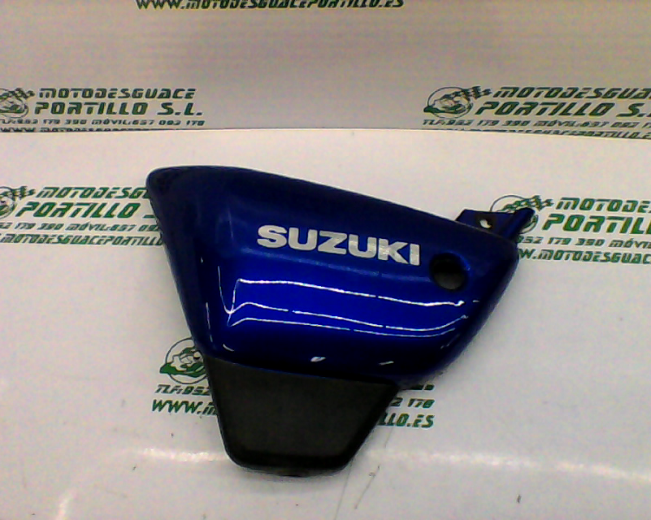 Carcasa lateral izquierda Suzuki Marauder 125 (2005-2006)