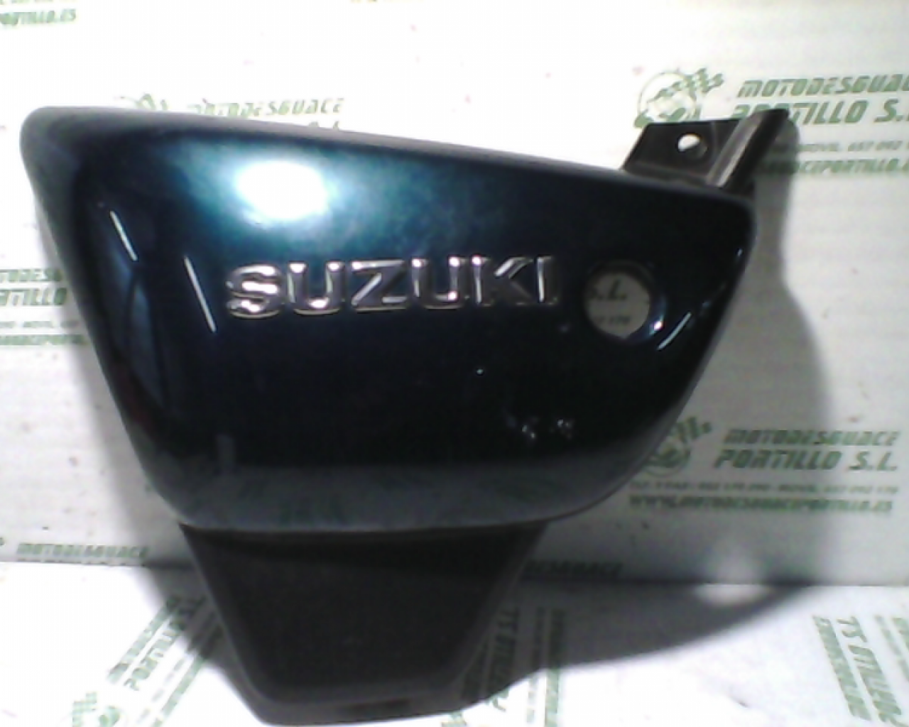 Carcasa lateral izquierda Suzuki Marauder 250 (2003-2005)