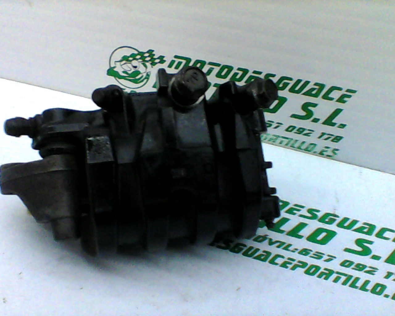 Pinza de freno delantera Suzuki SIXTEEN 125 (2010-2011)