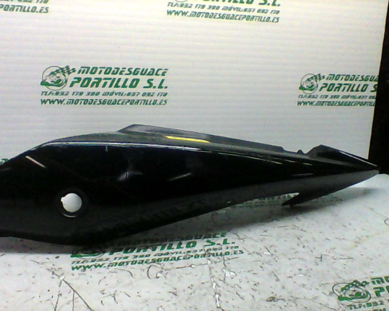 Carcasa lateral trasera izquierda Suzuki SV 650 S (2004-2005)