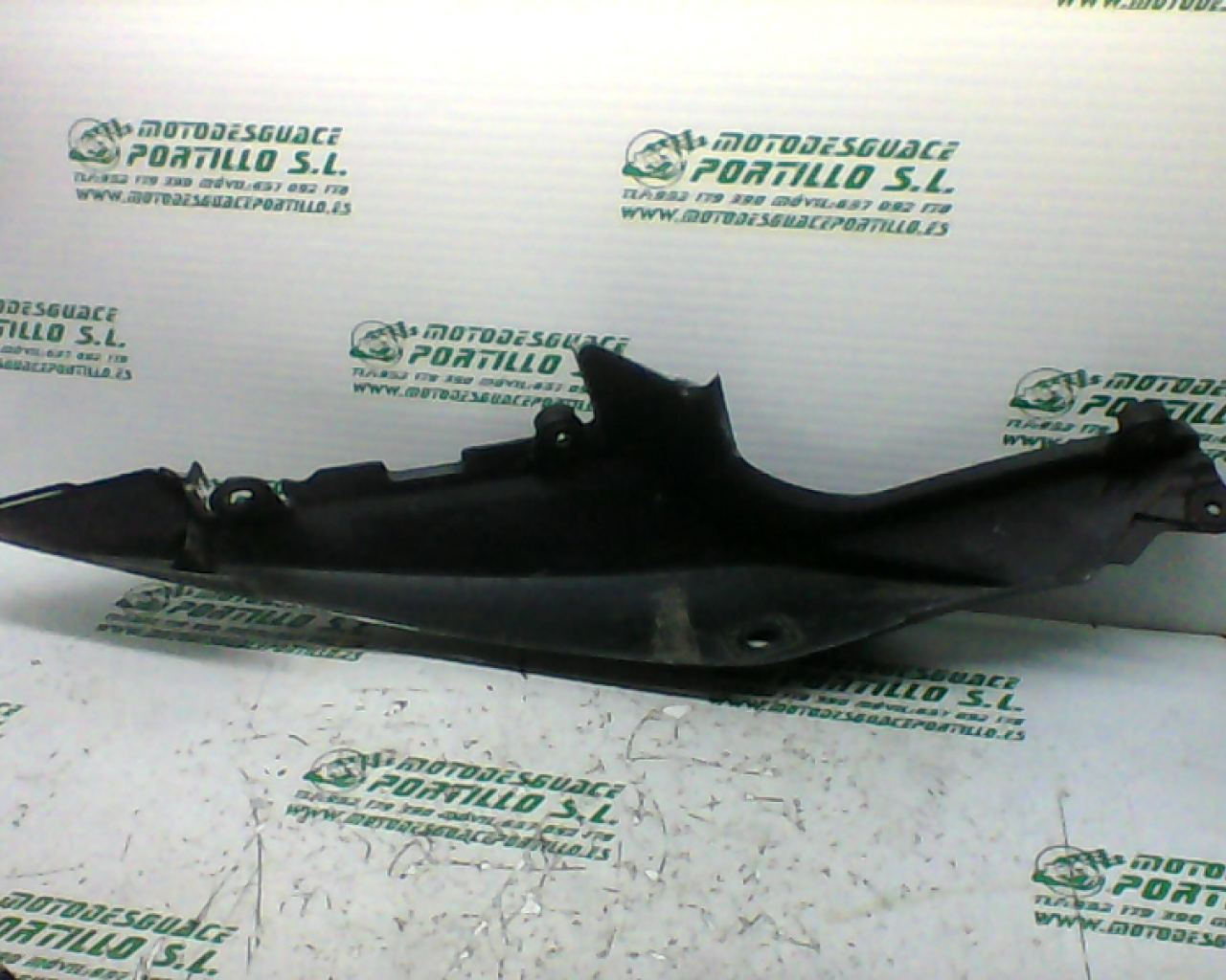 Carcasa lateral trasera izquierda Suzuki SV 650 S (2004-2005)