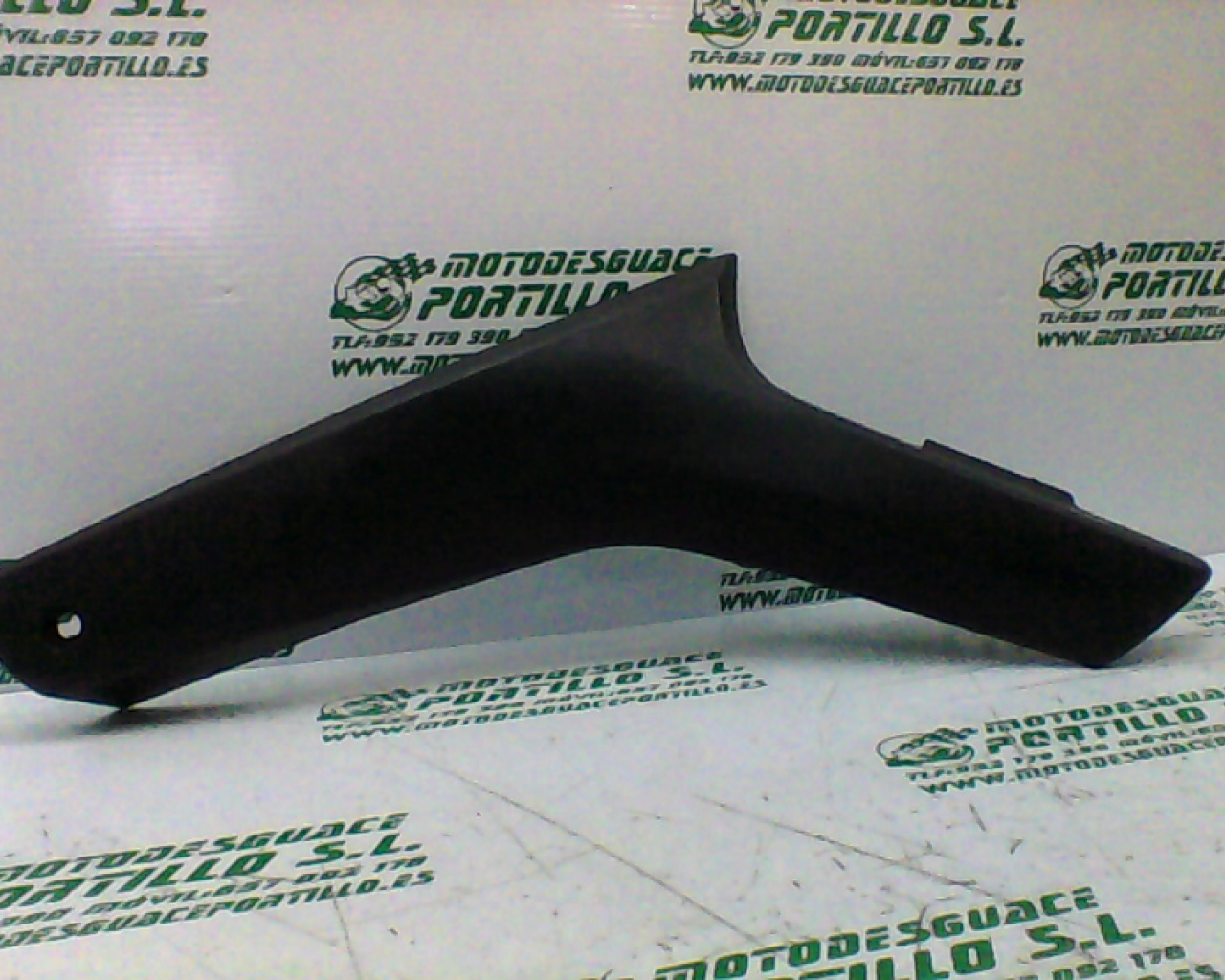 Embellecedor lateral izquierdo Suzuki V Strom 650 (2005-2007)