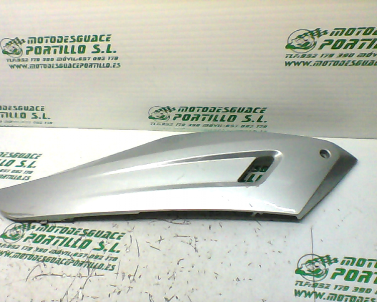 Embellecedor lateral izquierdo Sym CITYCOM 300 I (2011-2013)