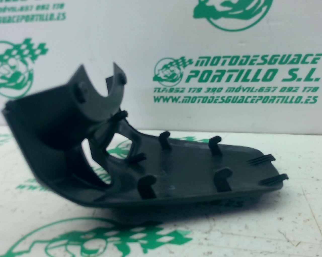 Embellecedor de cerradura de contacto Sym JOYMAX 125 GTS (2013-2015)