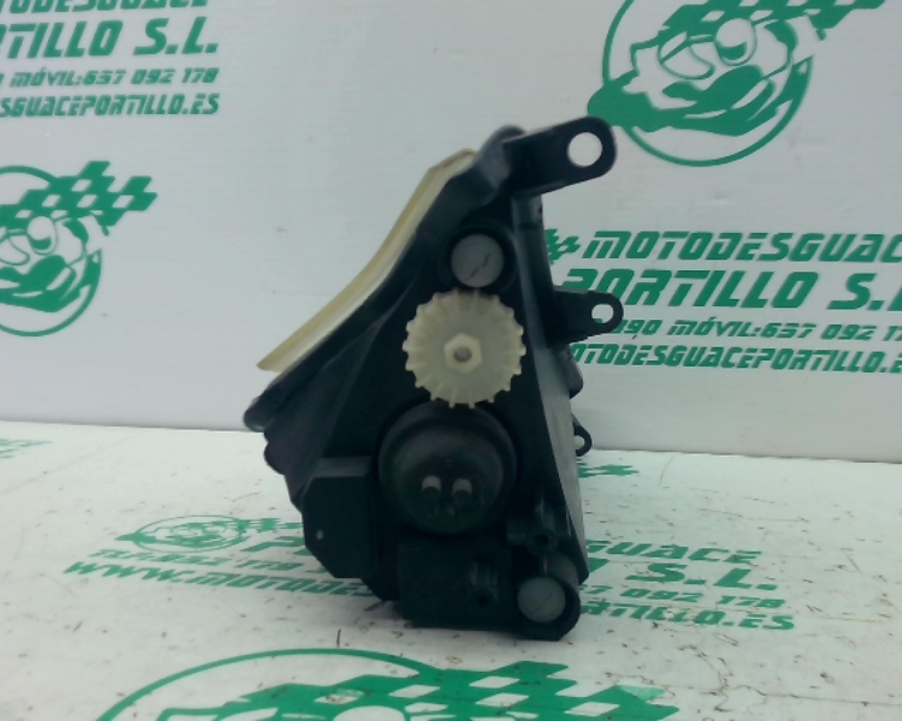 Intermitente delantero izquierdo Sym JOYMAX 125 GTS (2013-2015)