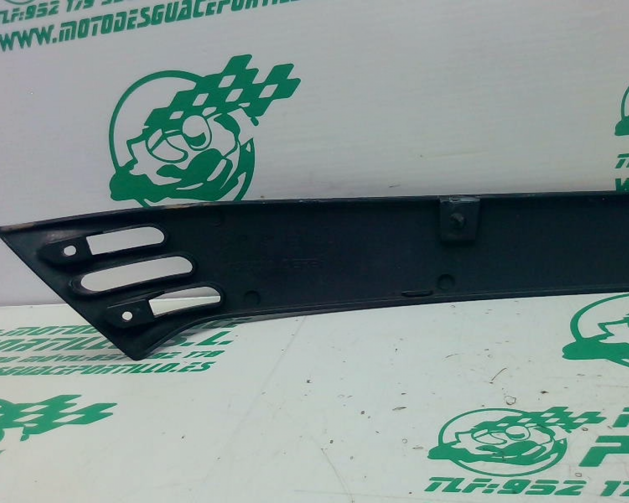 Carcasa lateral trasera derecha Vespa LX 125 (2006-2009)