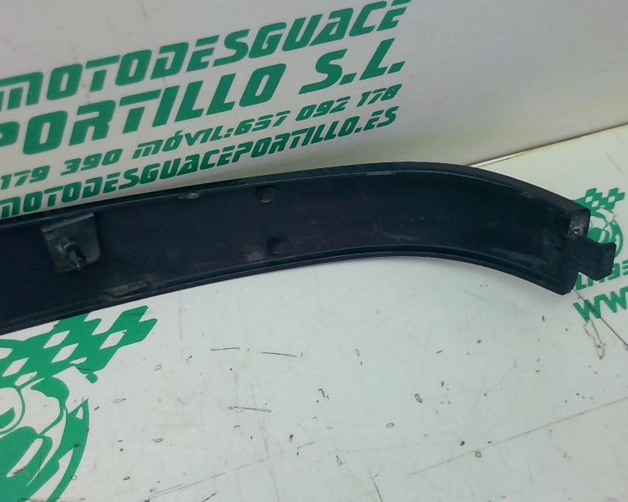 Carcasa lateral trasera derecha Vespa LX 125 (2006-2009)