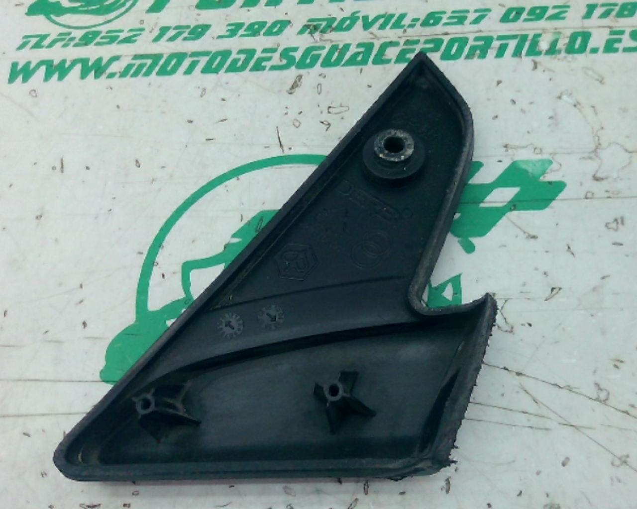 Reposapies trasero derecho Vespa LX 125 (2006-2009)