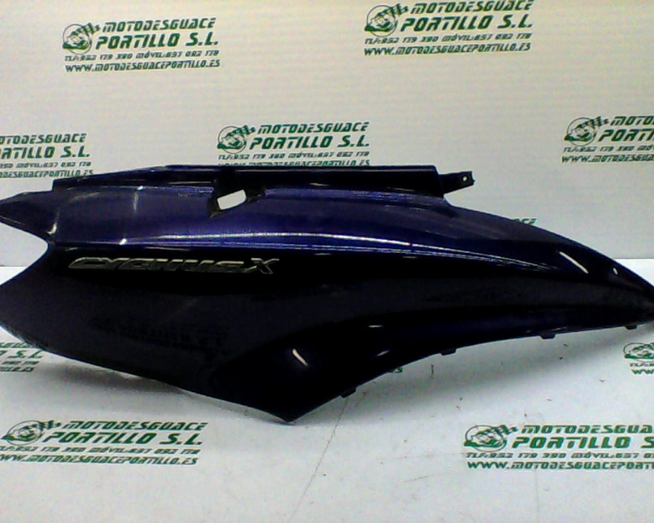 Carcasa lateral trasera derecha Yamaha Cygnus x 125  (2004-2004)