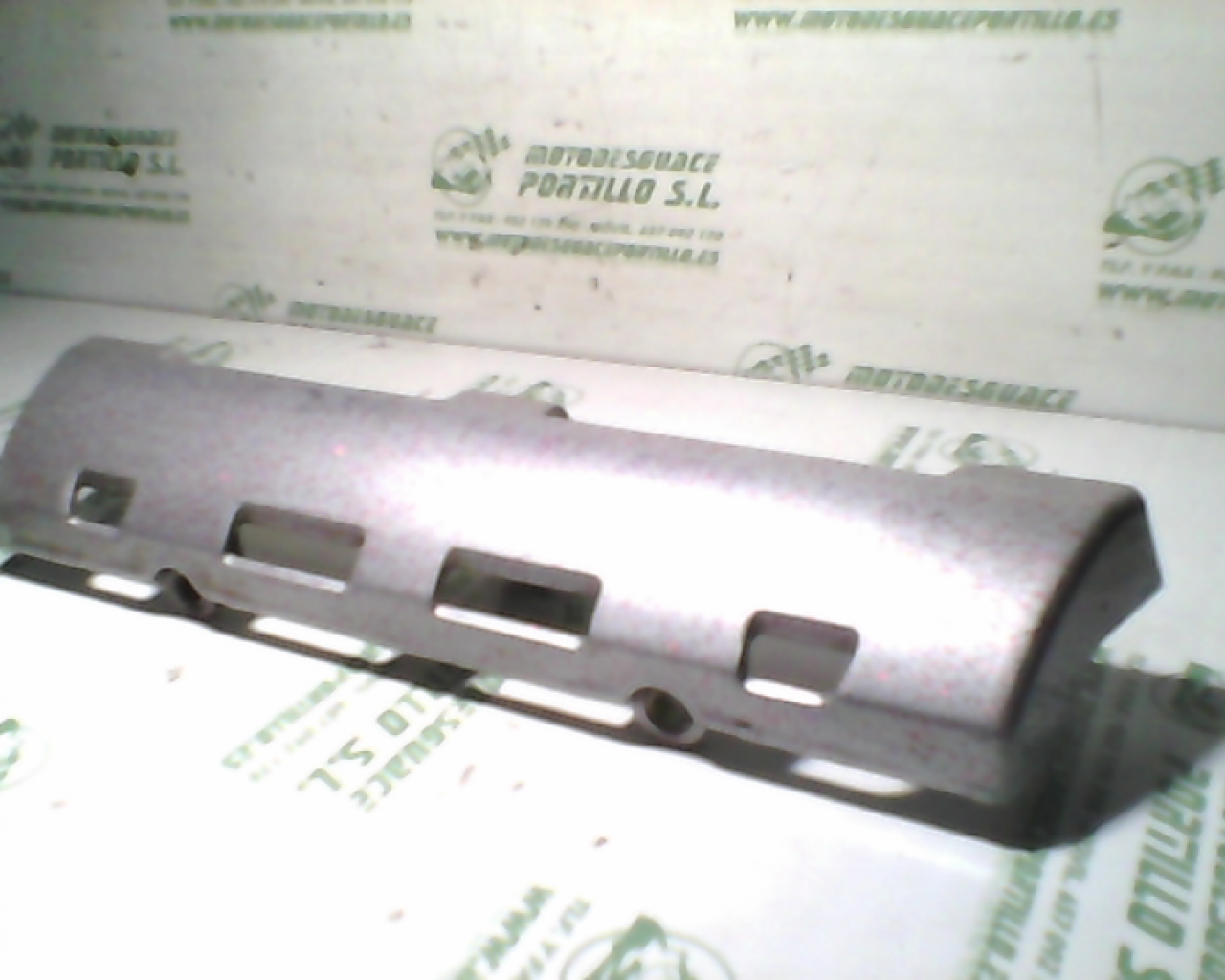 Embellecedor derecho del radiador Yamaha Fazer 1000 (2005-2006)