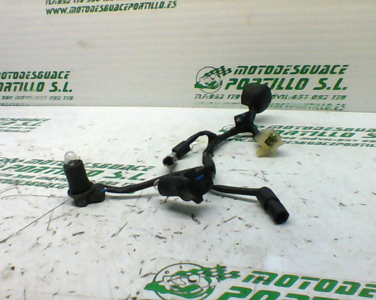 Instalación del faro  Yamaha FZ1-N (2007-2009)