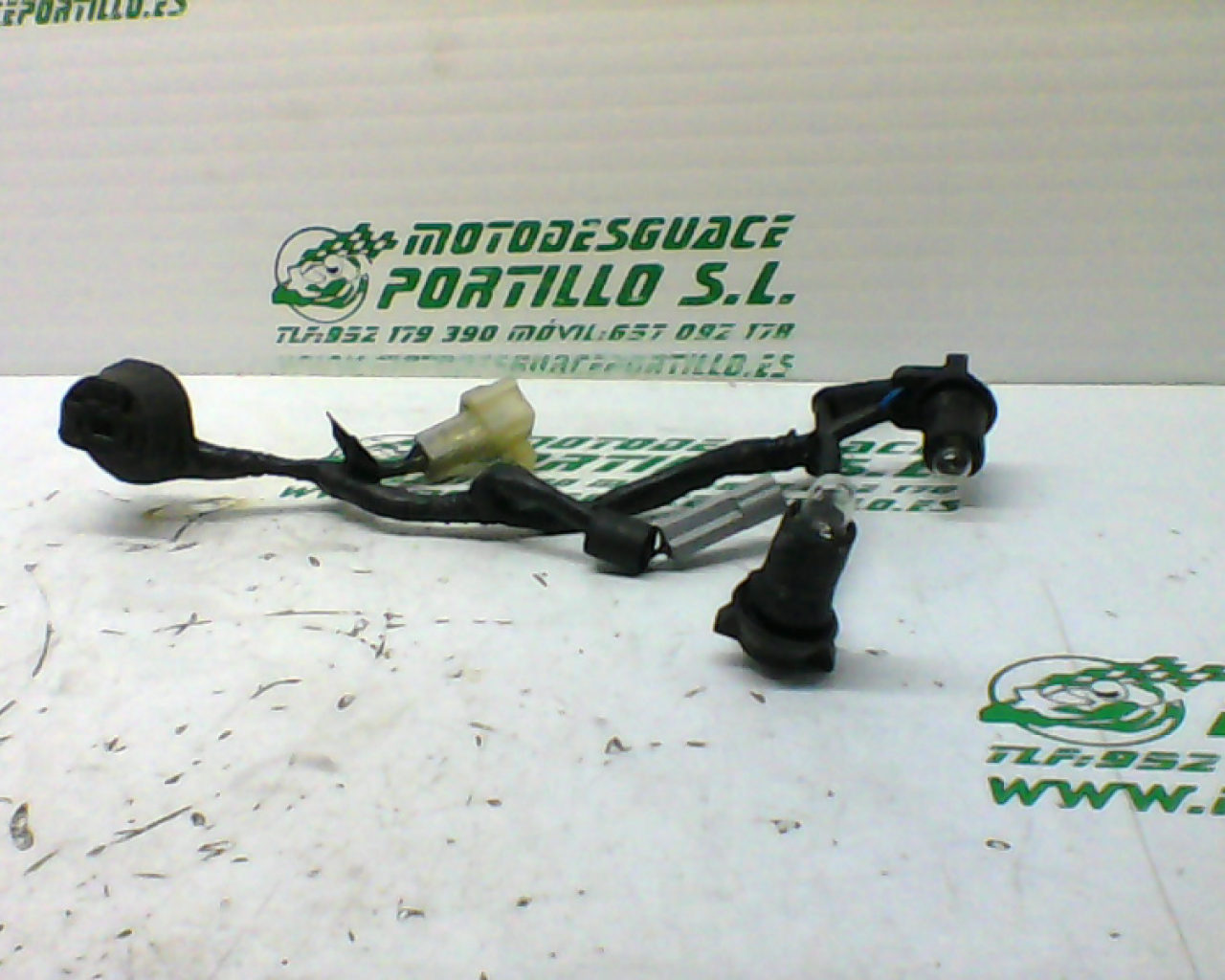 Instalación del faro  Yamaha FZ1-N (2007-2009)