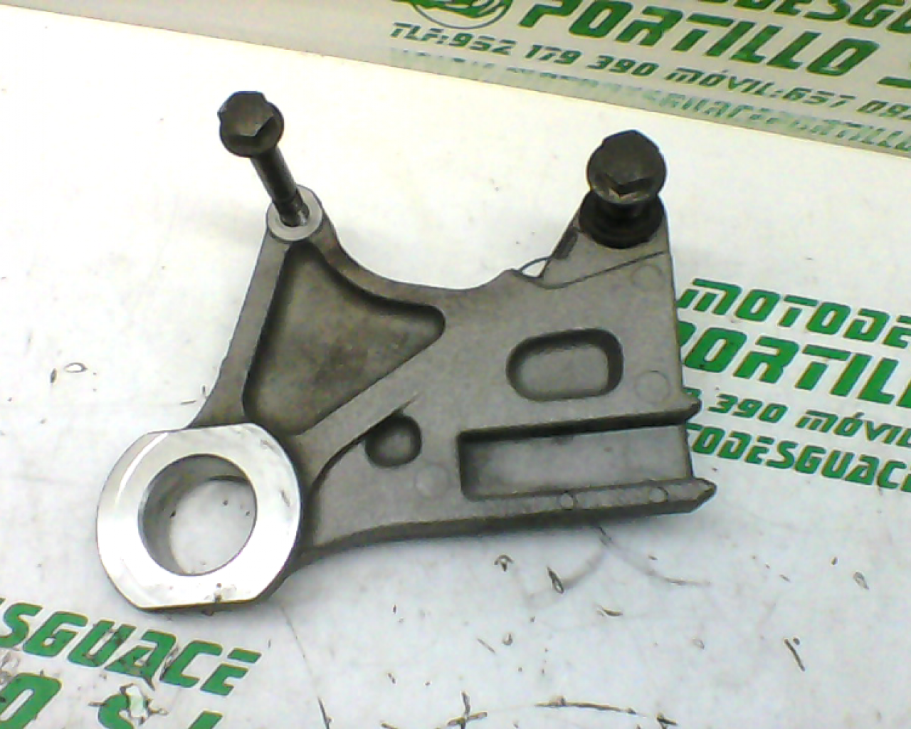 Soporte de pinza freno trasera Yamaha FZ1-N (2007-2009)