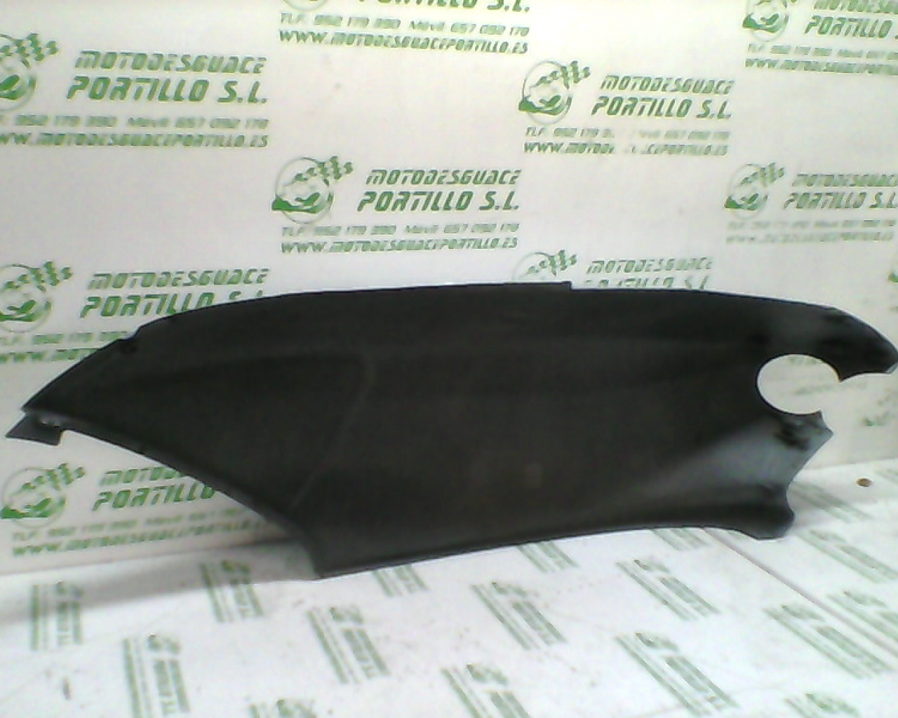 Carcasa lateral trasera derecha Yamaha Majesty 125 (2005-2007)