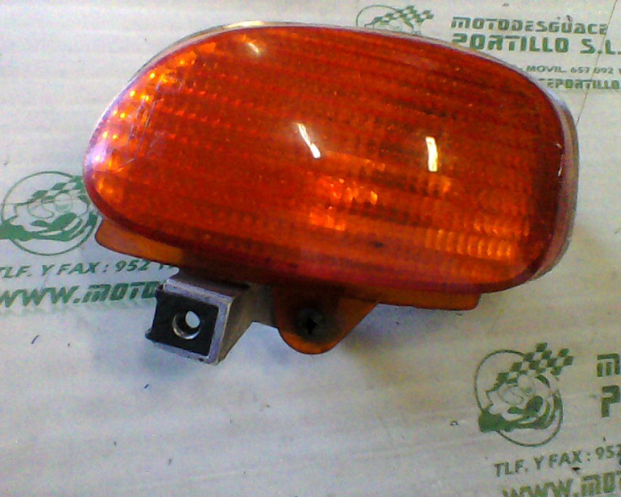 Intermitente trasero derecho Yamaha Neos  50 (1998-1999)