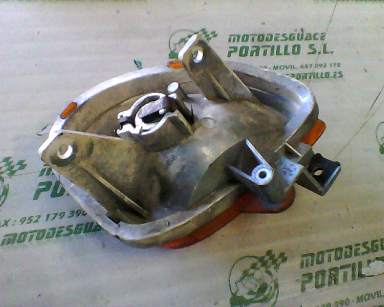 Intermitente trasero derecho Yamaha Neos  50 (1998-1999)