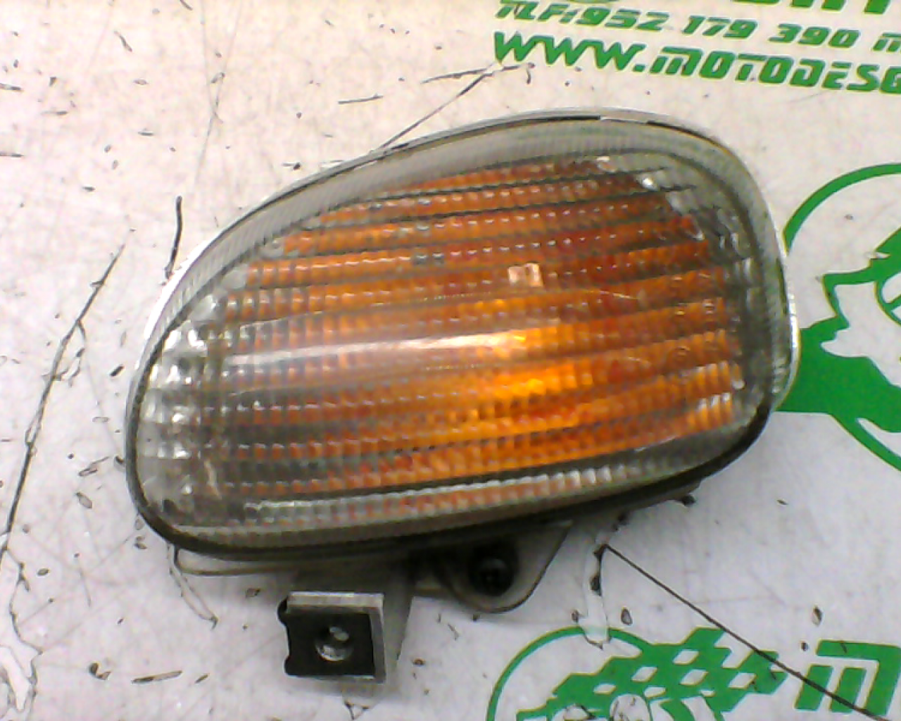 Intermitente trasero derecho Yamaha Neos  50 (1998-1999)