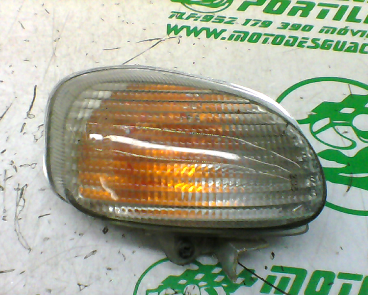 Intermitente trasero izquierdo Yamaha Neos  50 (1998-1999)