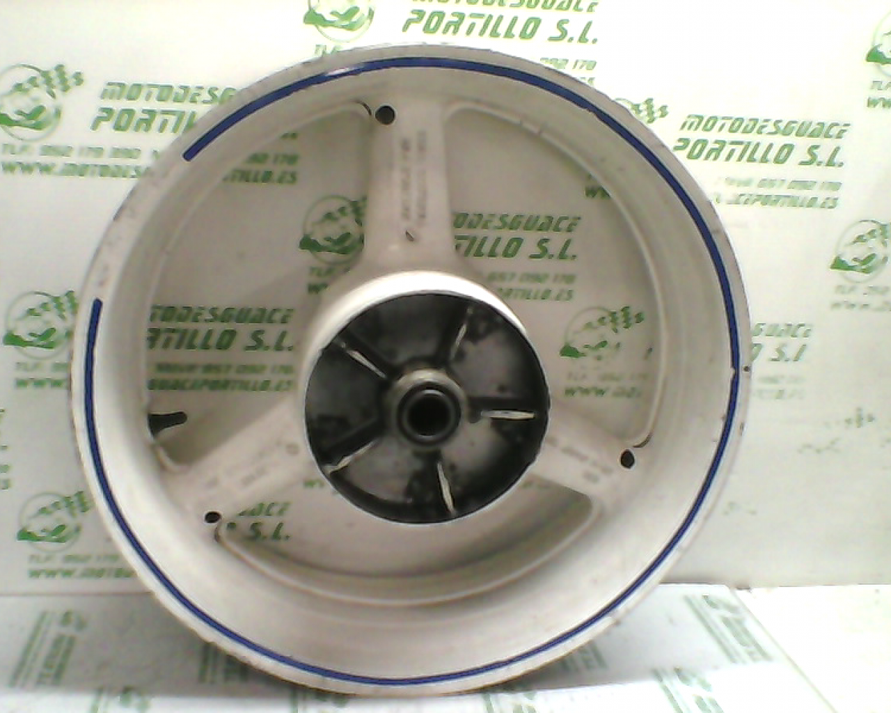 Llanta trasera Yamaha R6  (2000-2001)