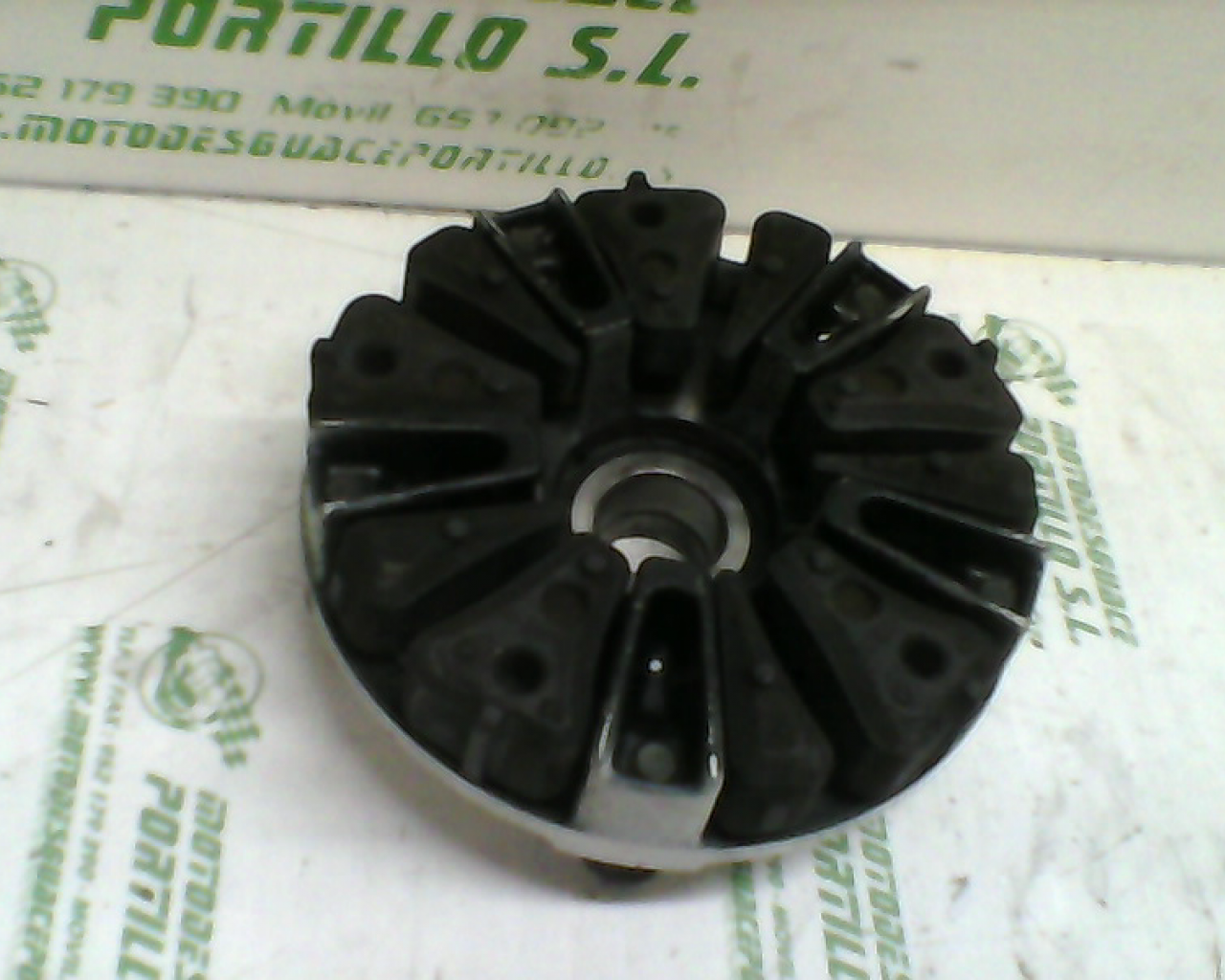 Maza llanta trasera Yamaha R6  (2000-2001)