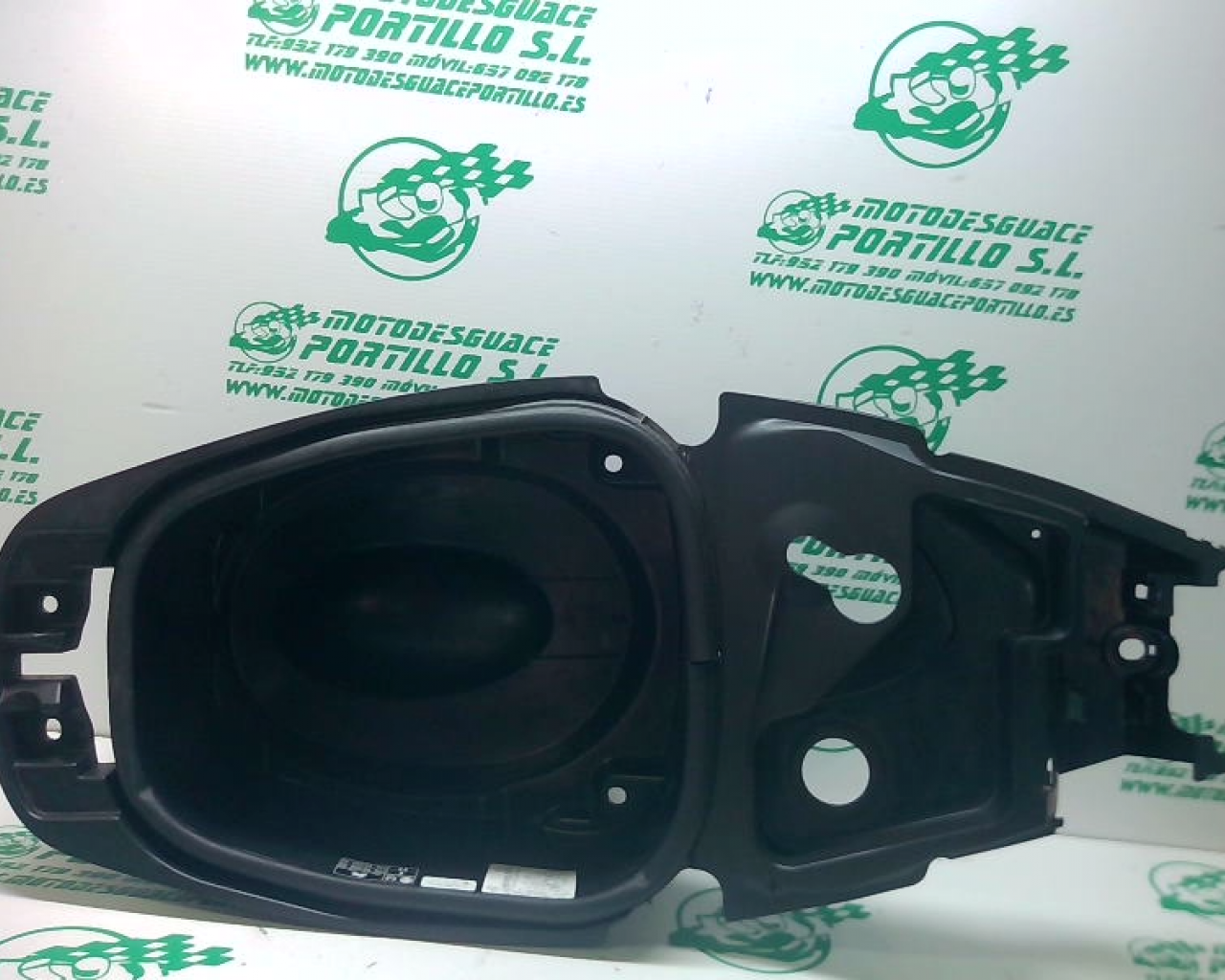 Porta-casco Yamaha TRICITY 125I (2016-2018)