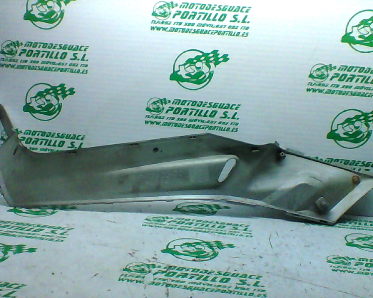 Embellecedor de carcasa delantera derecha  Yamaha X MAX 125 (2006-2007)