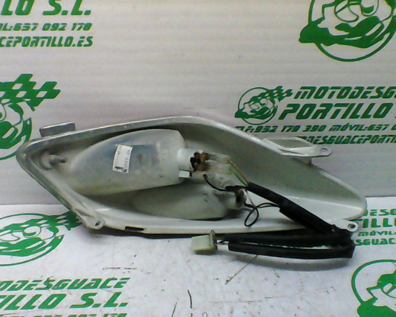 Intermitente trasero izquierdo Yamaha X MAX 125 (2006-2007)