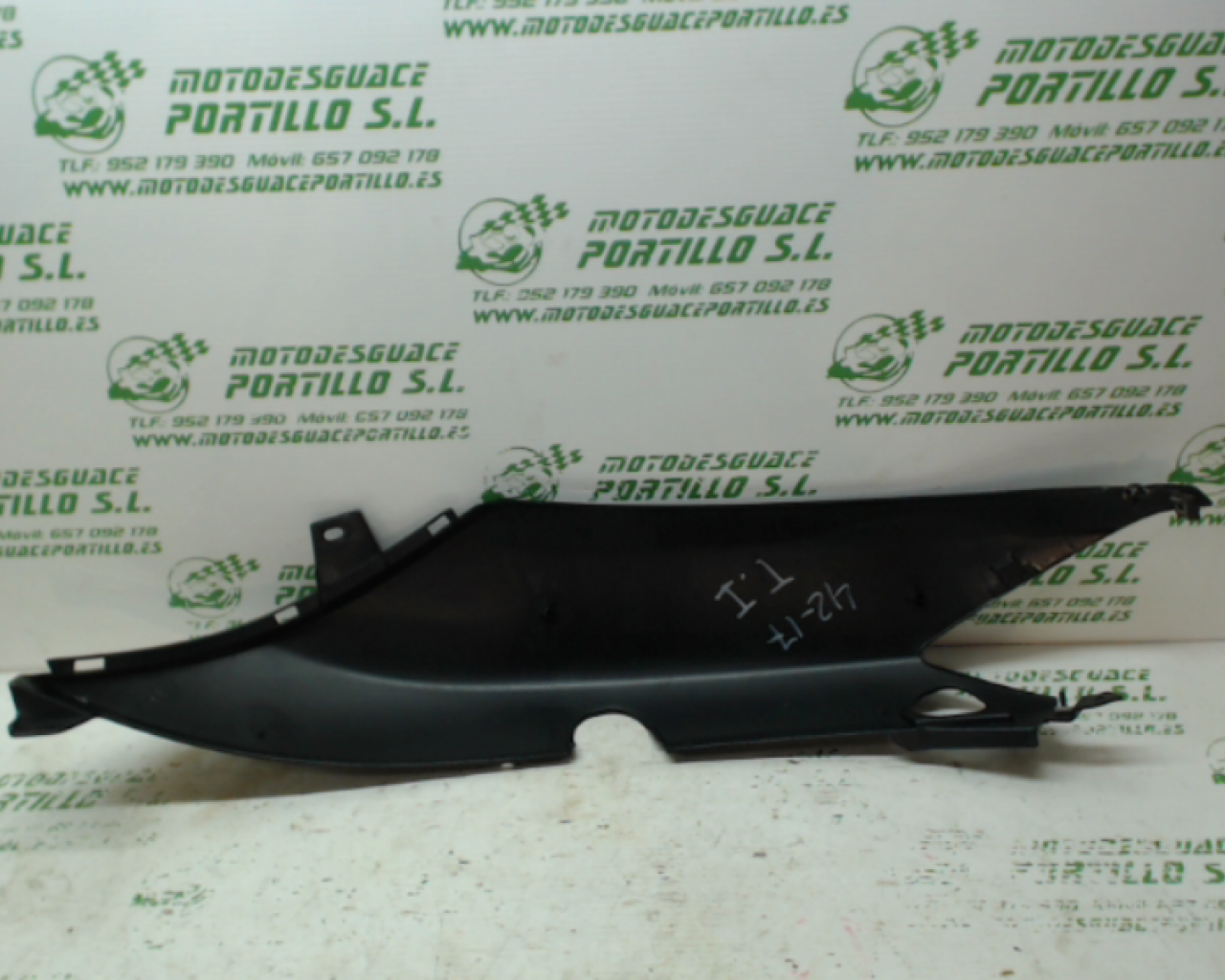 Carcasa lateral trasera izquierda Yamaha Xcity 250 (2010-2012)