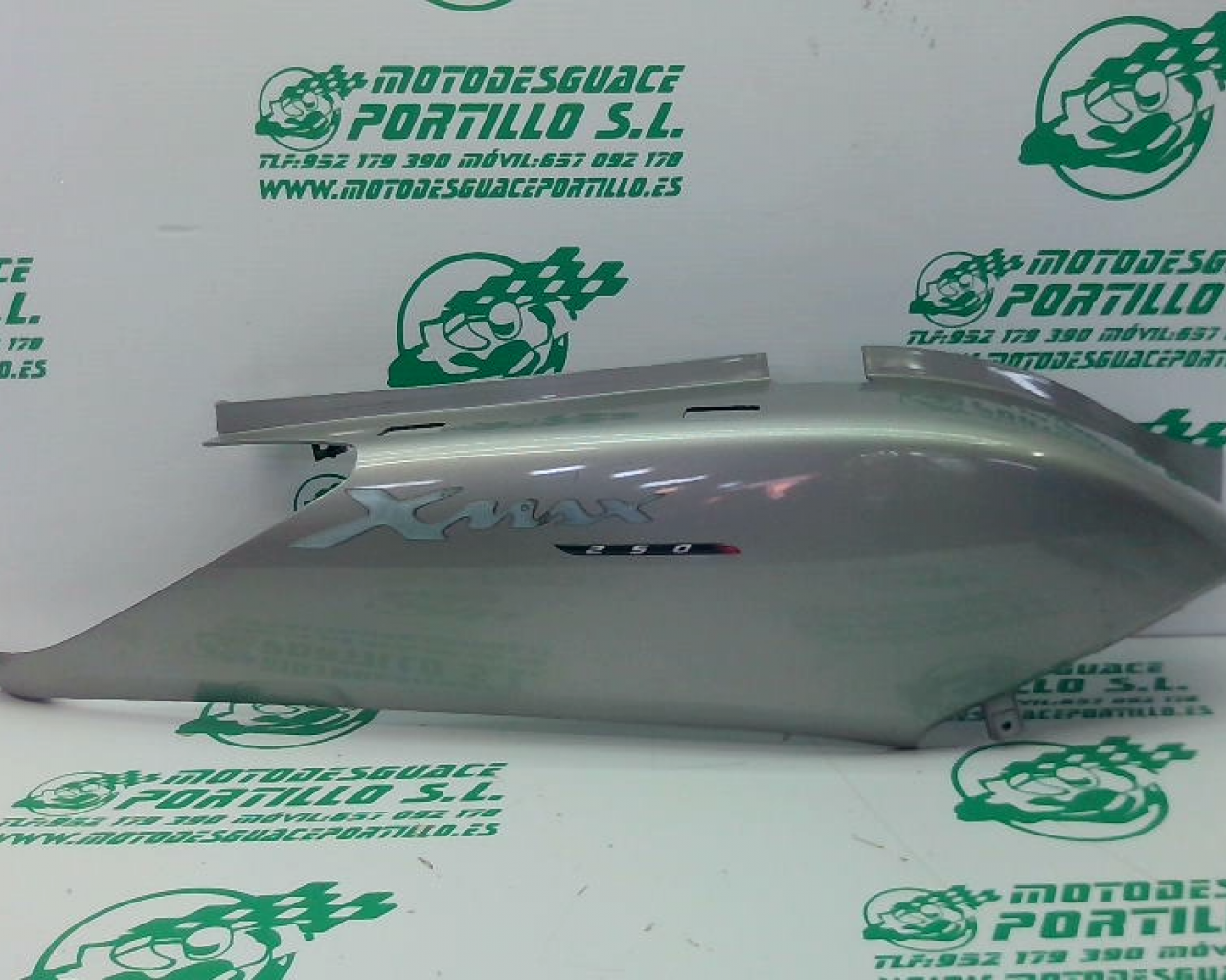 Carcasa lateral trasera derecha Yamaha XMAX 250 (2005-2007)