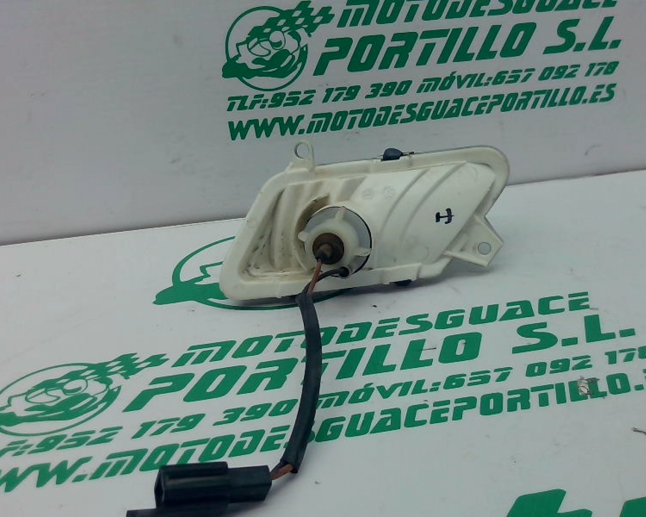 Intermitente delantero izquierdo Yamaha XMAX 250 (2005-2007)