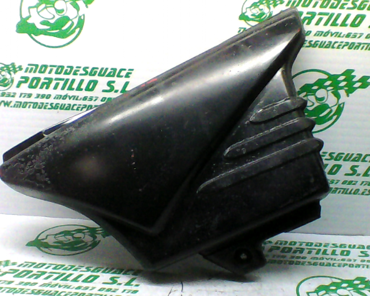 Carcasa lateral derecha Yamaha YBR 125 i (2007-2008)