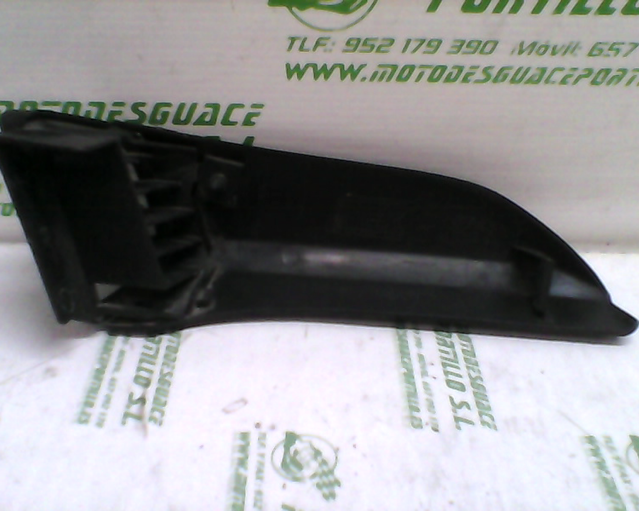 Embellecedor lateral derecho  Yamaha YBR 125 i (2007-2008)